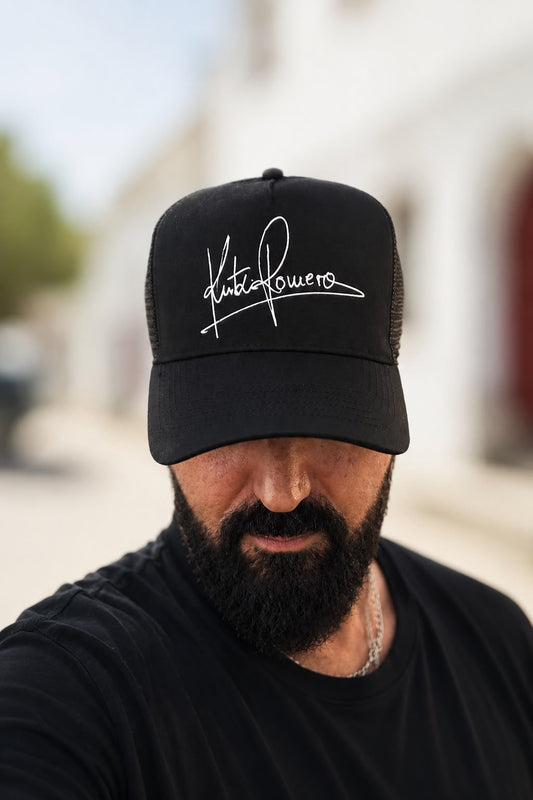 Gorra negra Kutxi Romero